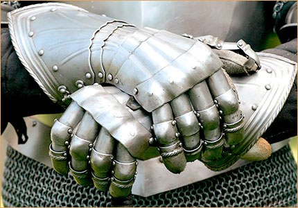 Перчатки латные